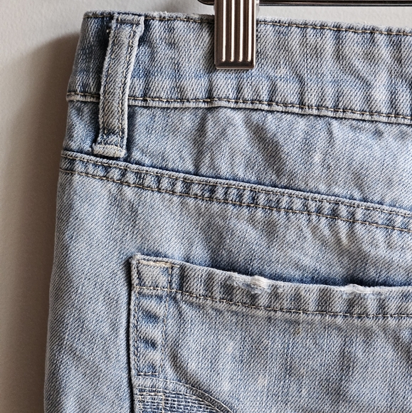 American Eagle Distressed Jean Shorts in Women's Size 8 - Picture 8 of 16